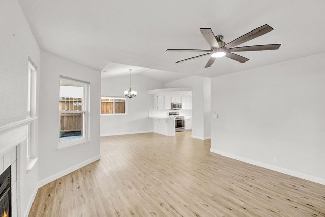 1725 Grassland Way, Modesto, CA 95358