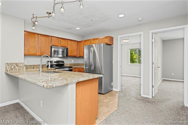 1071 Beaver Run, Troy, MI 48083