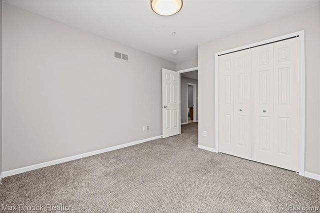 1071 Beaver Run, Troy, MI 48083