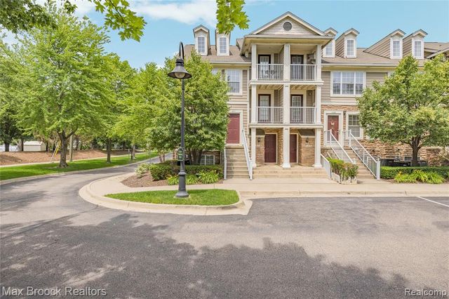 1071 Beaver Run, Troy, MI 48083