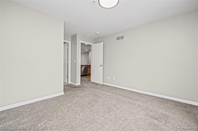 1071 Beaver Run, Troy, MI 48083