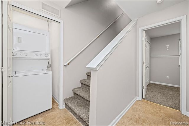 1071 Beaver Run, Troy, MI 48083