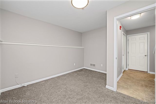 1071 Beaver Run, Troy, MI 48083