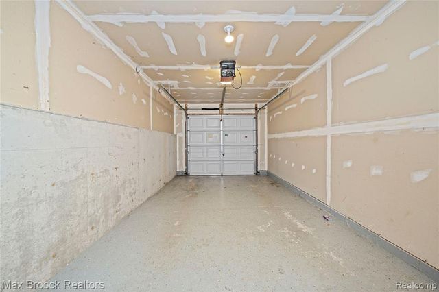 1071 Beaver Run, Troy, MI 48083