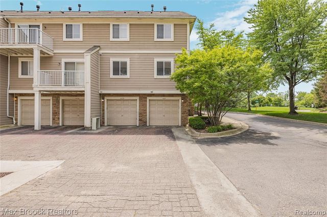 1071 Beaver Run, Troy, MI 48083