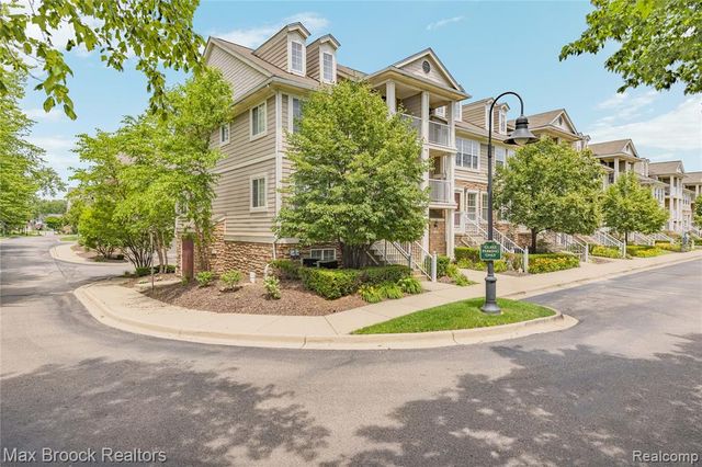1071 Beaver Run, Troy, MI 48083
