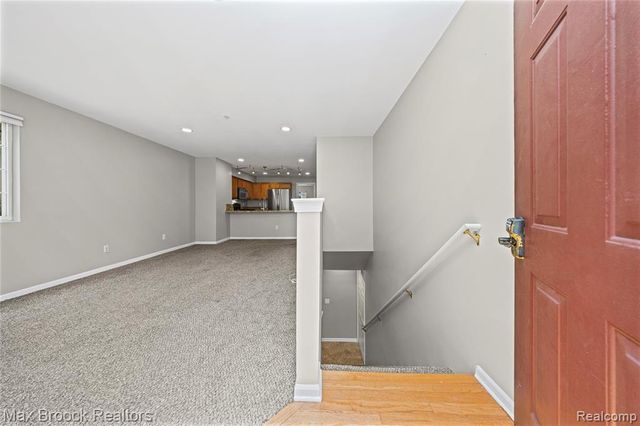 1071 Beaver Run, Troy, MI 48083