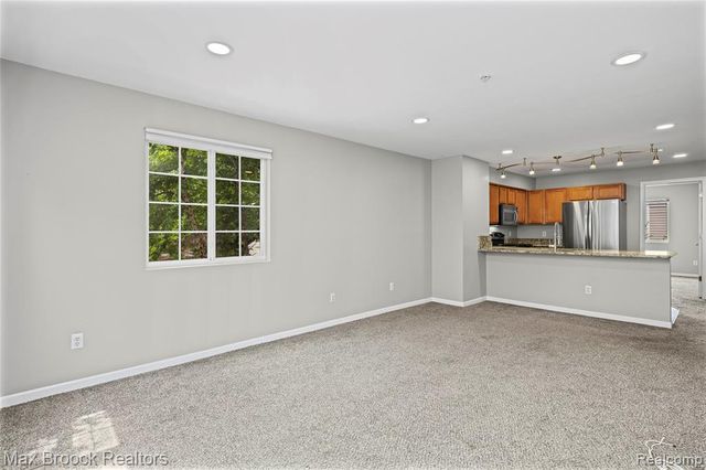 1071 Beaver Run, Troy, MI 48083