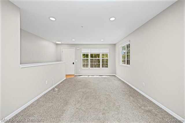 1071 Beaver Run, Troy, MI 48083