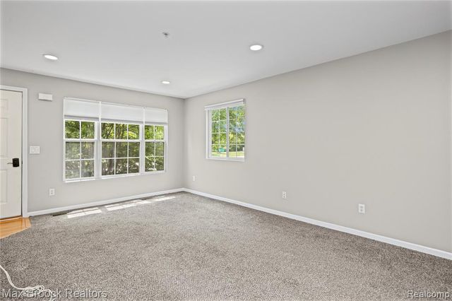 1071 Beaver Run, Troy, MI 48083