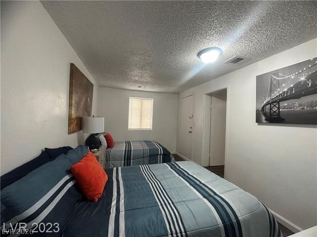 2125 Elm Avenue, Las Vegas, NV 89101