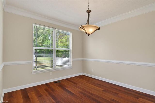 9 Bruins WAY, Hampton, VA 23666