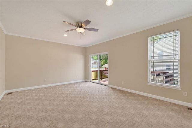 9 Bruins WAY, Hampton, VA 23666