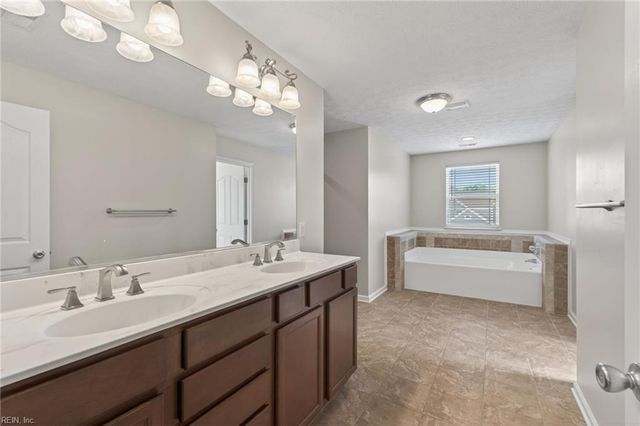 9 Bruins WAY, Hampton, VA 23666