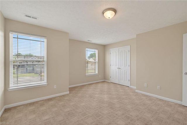 9 Bruins WAY, Hampton, VA 23666