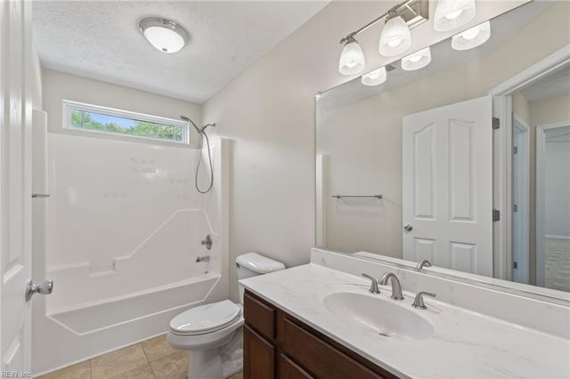 9 Bruins WAY, Hampton, VA 23666