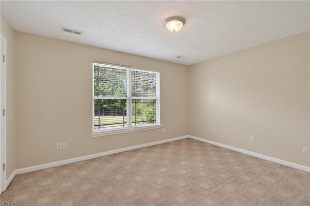 9 Bruins WAY, Hampton, VA 23666