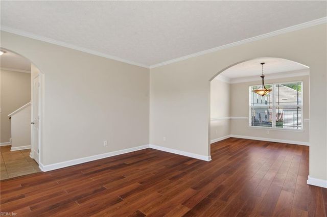 9 Bruins WAY, Hampton, VA 23666