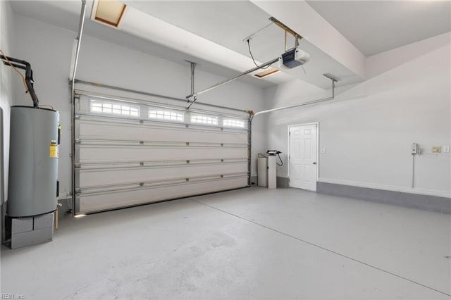 9 Bruins WAY, Hampton, VA 23666