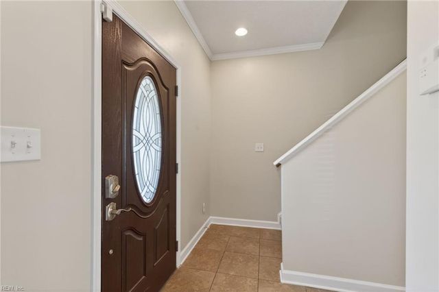 9 Bruins WAY, Hampton, VA 23666
