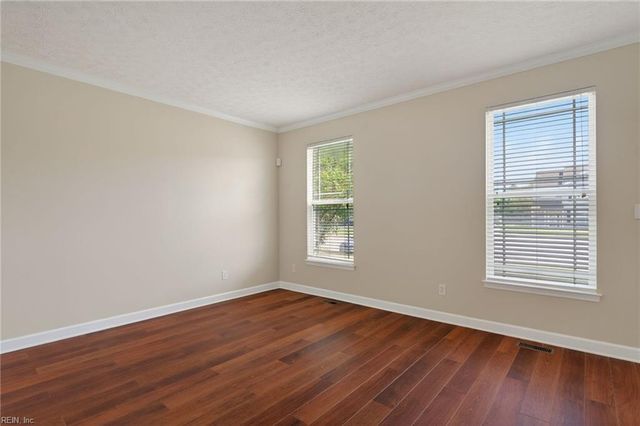 9 Bruins WAY, Hampton, VA 23666