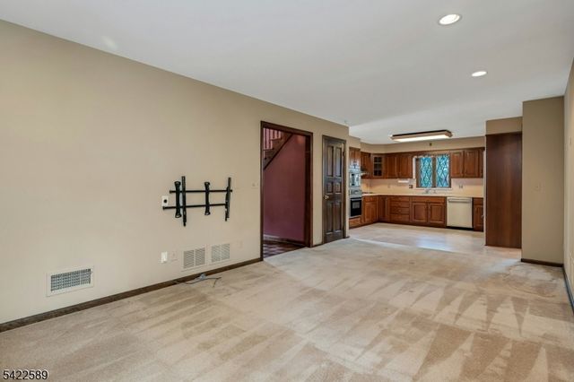 34 Connecticut St, Cranford Twp., NJ 07016