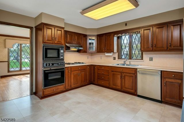 34 Connecticut St, Cranford Twp., NJ 07016