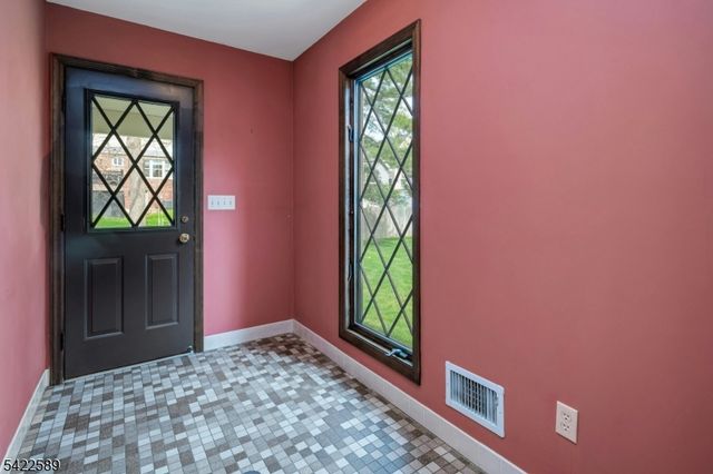 34 Connecticut St, Cranford Twp., NJ 07016