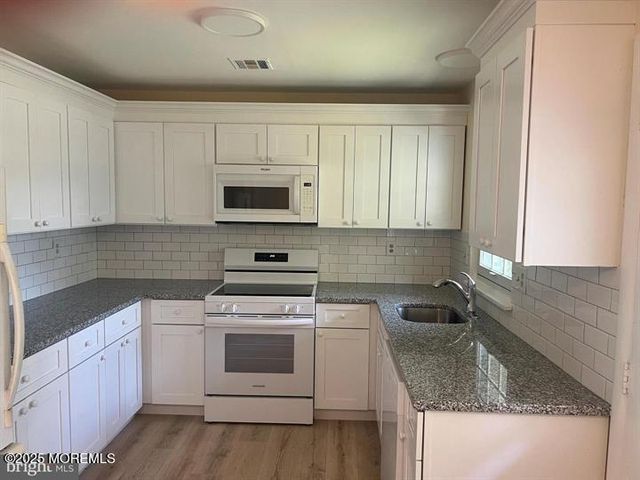1099-A Argyll Circle, Lakewood, NJ 08701