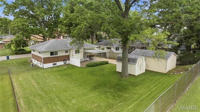 8309 Julia Drive, Affton, MO 63123