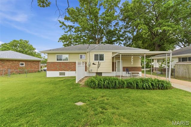8309 Julia Drive, Affton, MO 63123