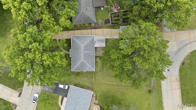 8309 Julia Drive, Affton, MO 63123