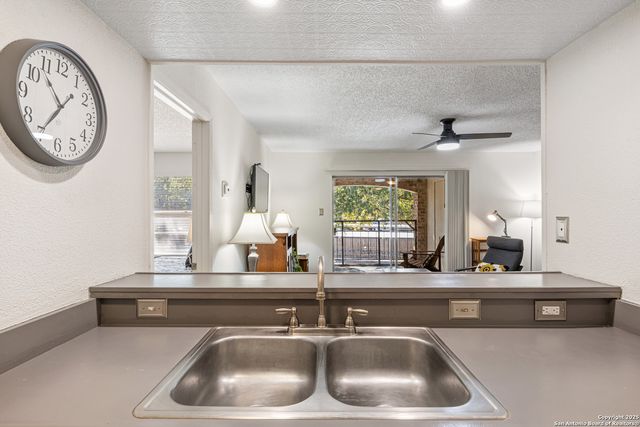 1819 Babcock Rd Apt 204, San Antonio, TX 78229