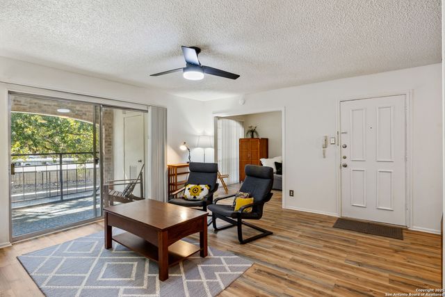 1819 Babcock Rd Apt 204, San Antonio, TX 78229