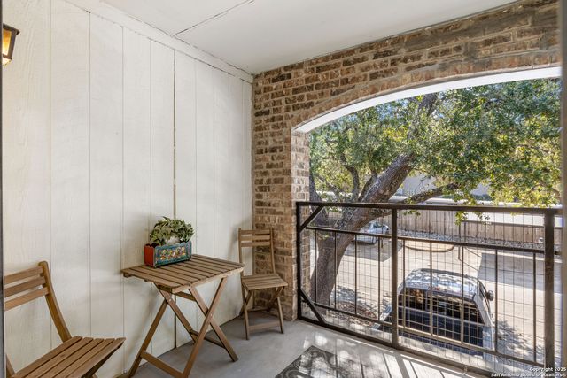 1819 Babcock Rd Apt 204, San Antonio, TX 78229