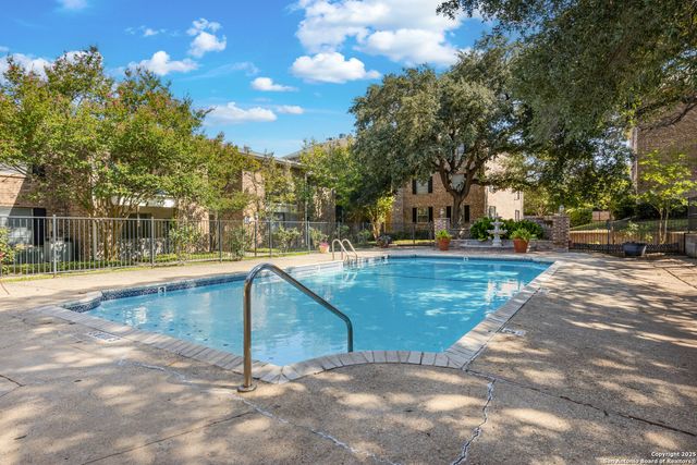 1819 Babcock Rd Apt 204, San Antonio, TX 78229