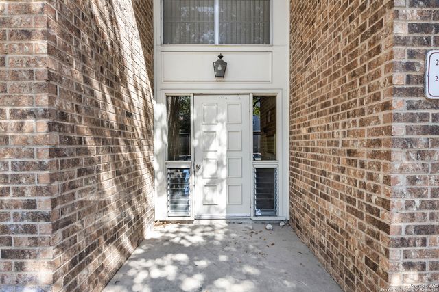 1819 Babcock Rd Apt 204, San Antonio, TX 78229