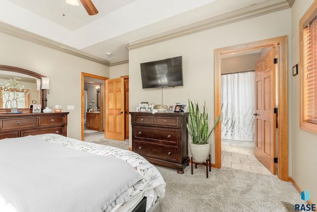 8111 S Seven Oaks Dr Drive, Sioux Falls, SD 57108