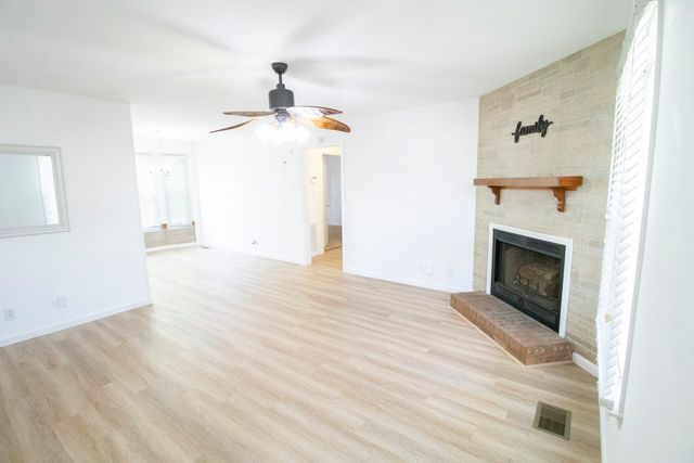 905 Cal Ct, Clarksville, TN 37042