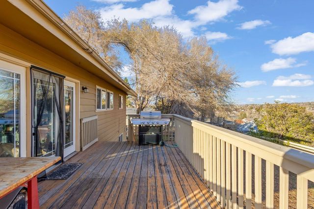 499 SE 8th Street, Madras, OR 97741