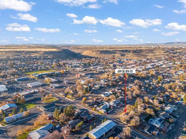 499 SE 8th Street, Madras, OR 97741