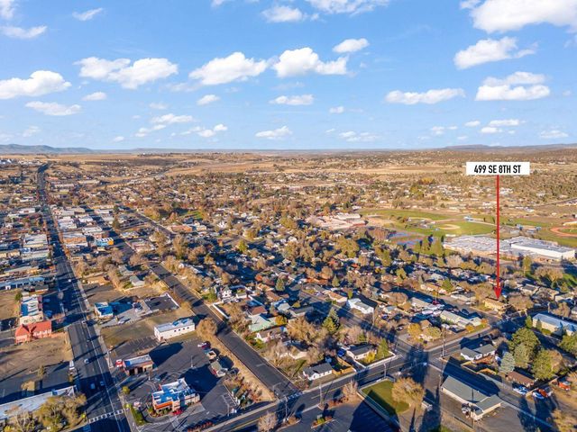 499 SE 8th Street, Madras, OR 97741