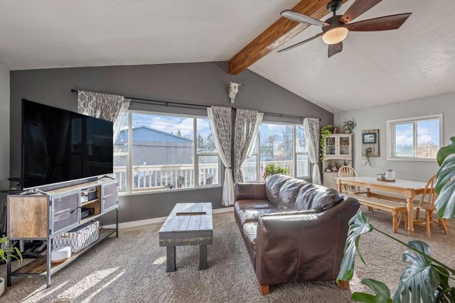 499 SE 8th Street, Madras, OR 97741