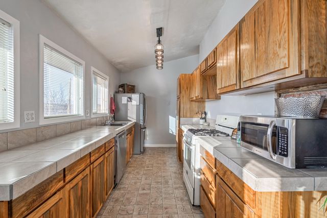 499 SE 8th Street, Madras, OR 97741