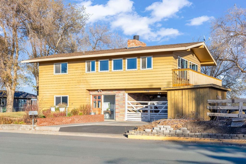 499 SE 8th Street, Madras, OR 97741