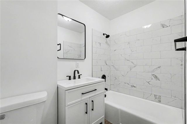 106B Smith Street, Smithville, MO 64089