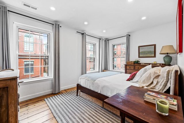 65 Pinckney St 2, Boston, MA 02114
