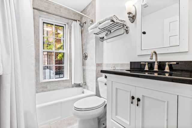65 Pinckney St 2, Boston, MA 02114