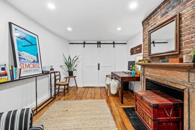 65 Pinckney St 2, Boston, MA 02114
