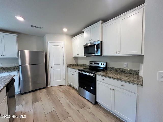 424 Poppleton Drive, Hampstead, NC 28443